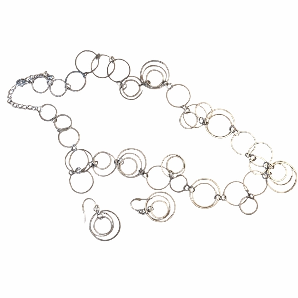 Silvertone 24" Ring Necklace with Matching Earrings Flashy Movement Lightweight